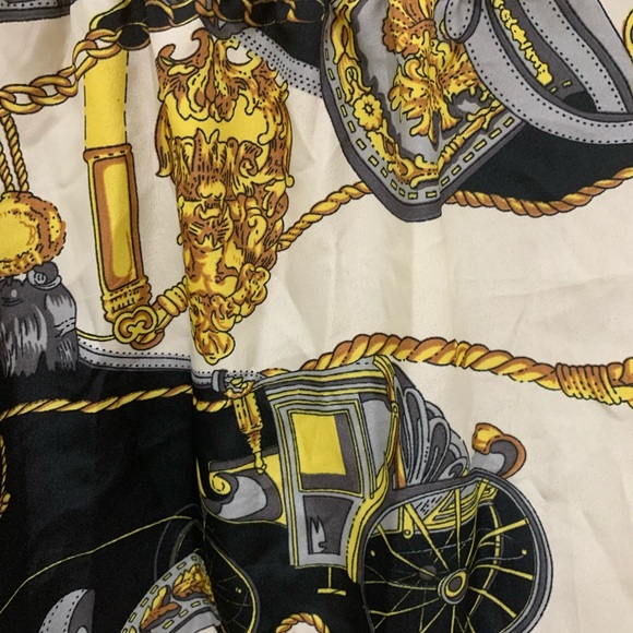 Black yellow gold chain print blazer - Picture 3 of 7